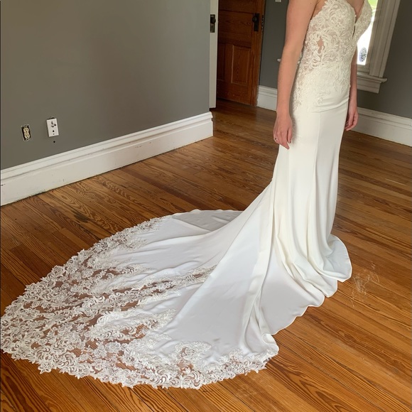 Stella York wedding dress - Picture 1 of 4